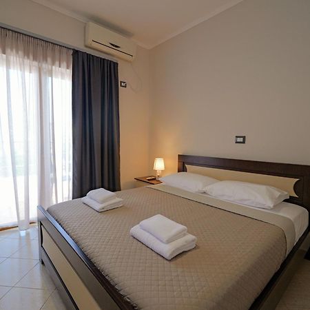 Hotel Deja Vu Ksamil Extérieur photo