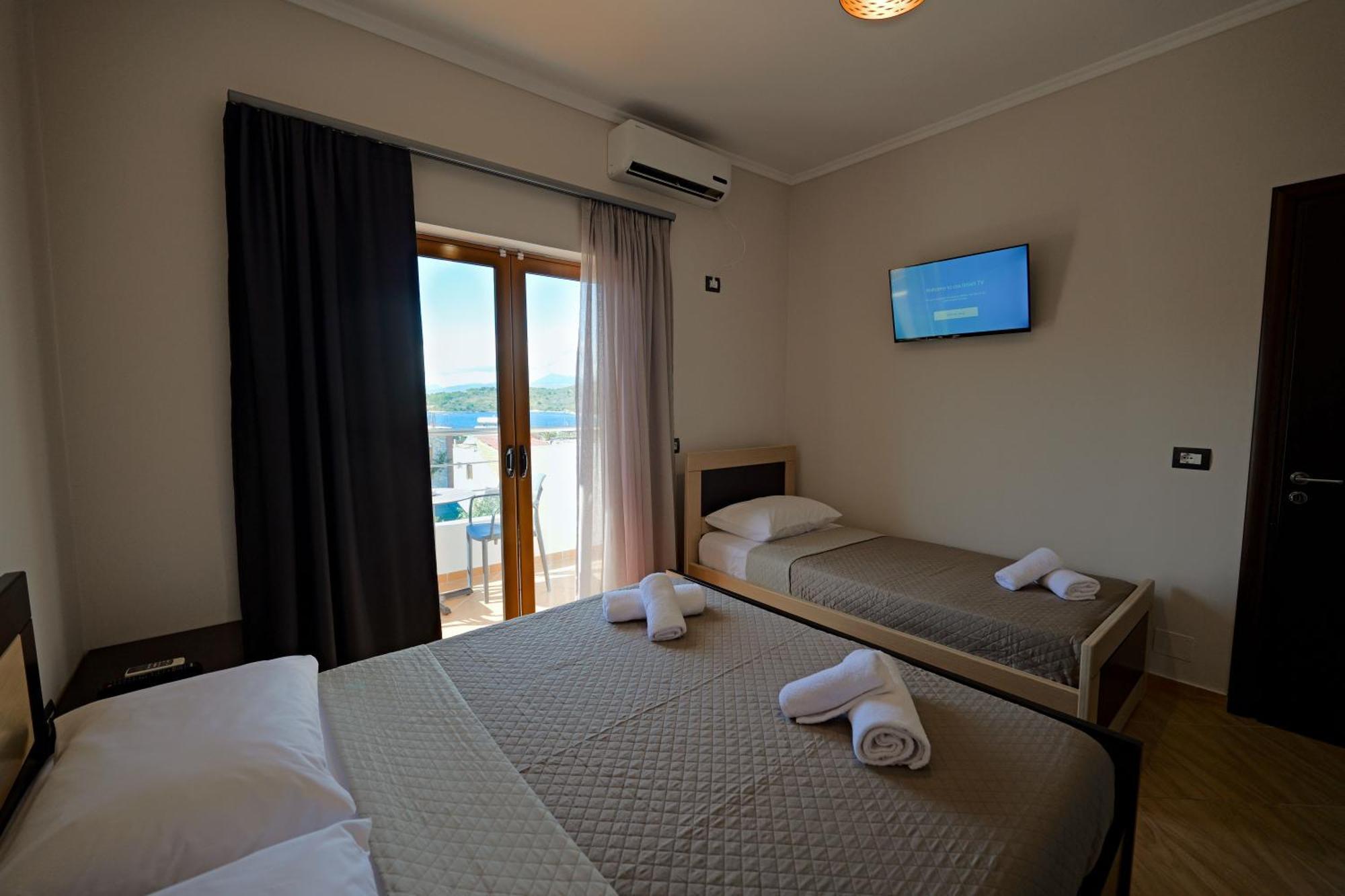 Hotel Deja Vu Ksamil Extérieur photo