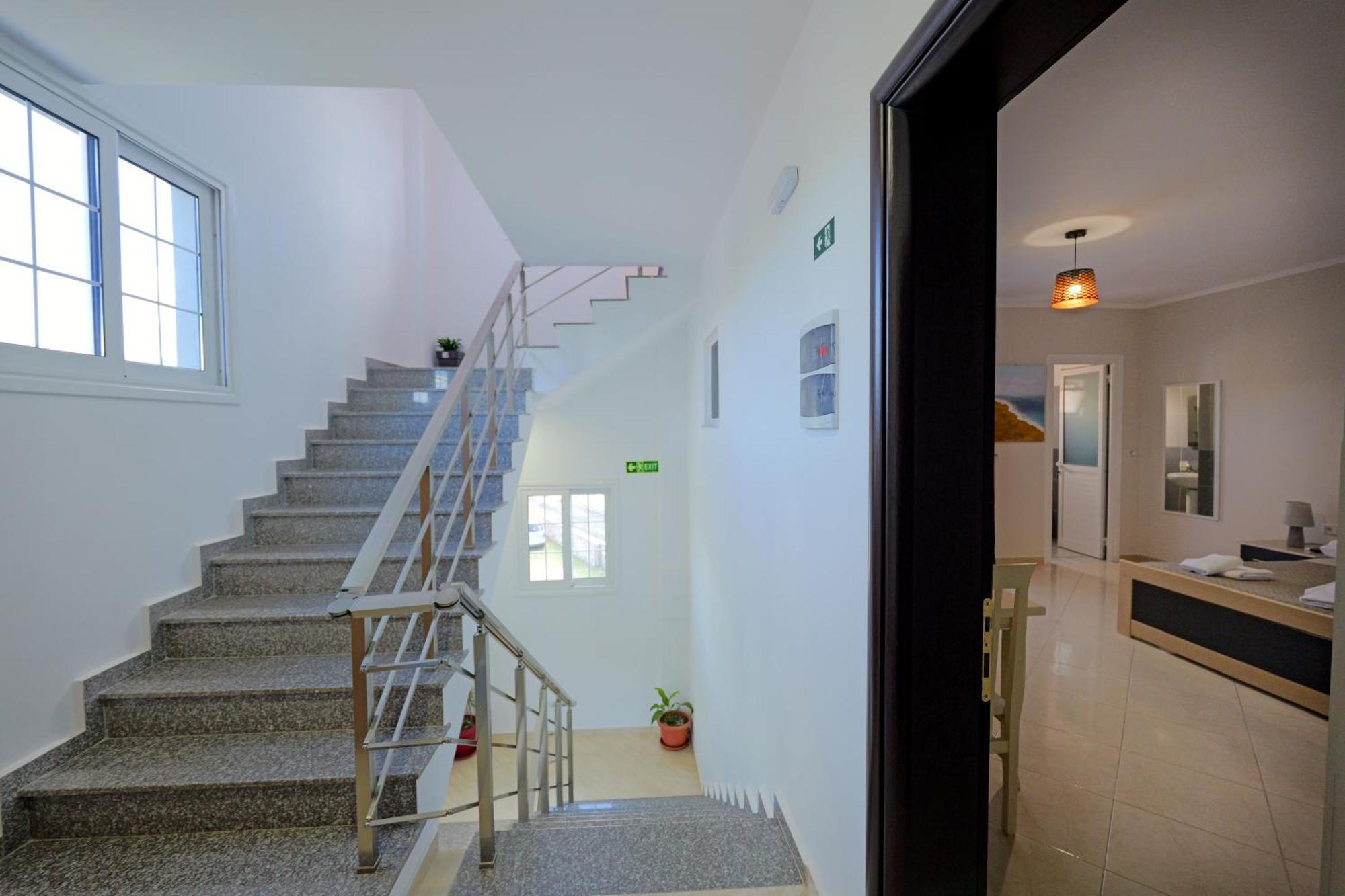 Hotel Deja Vu Ksamil Extérieur photo