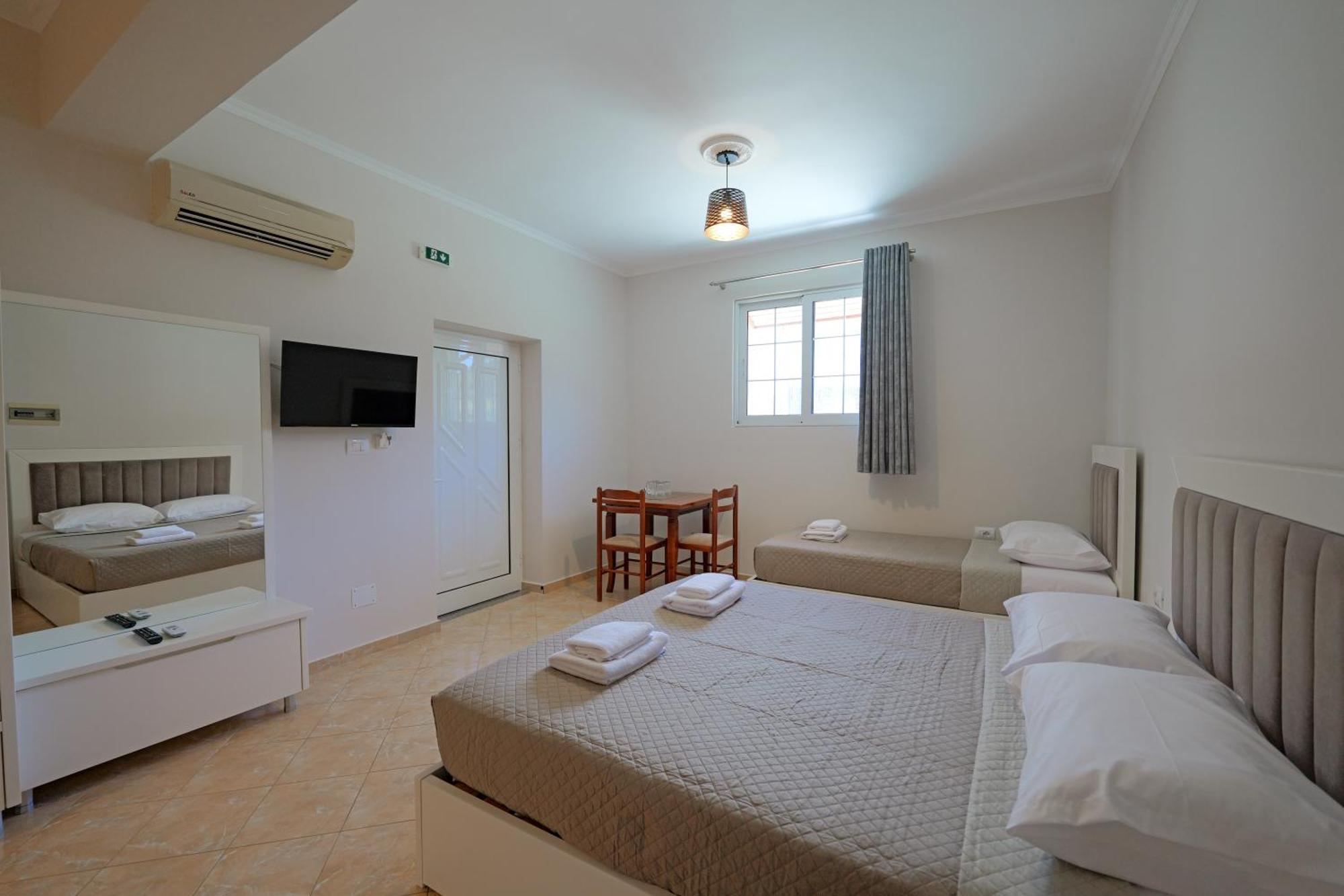 Hotel Deja Vu Ksamil Chambre photo