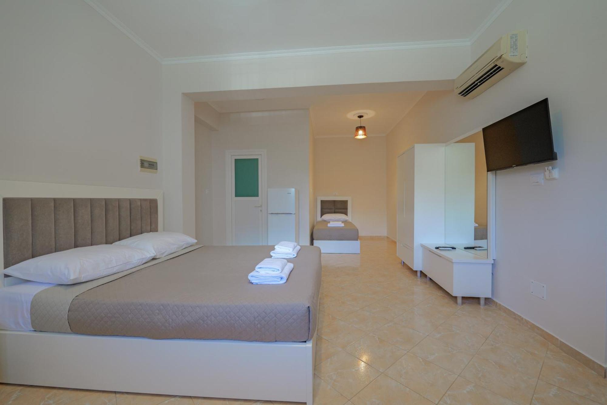 Hotel Deja Vu Ksamil Extérieur photo