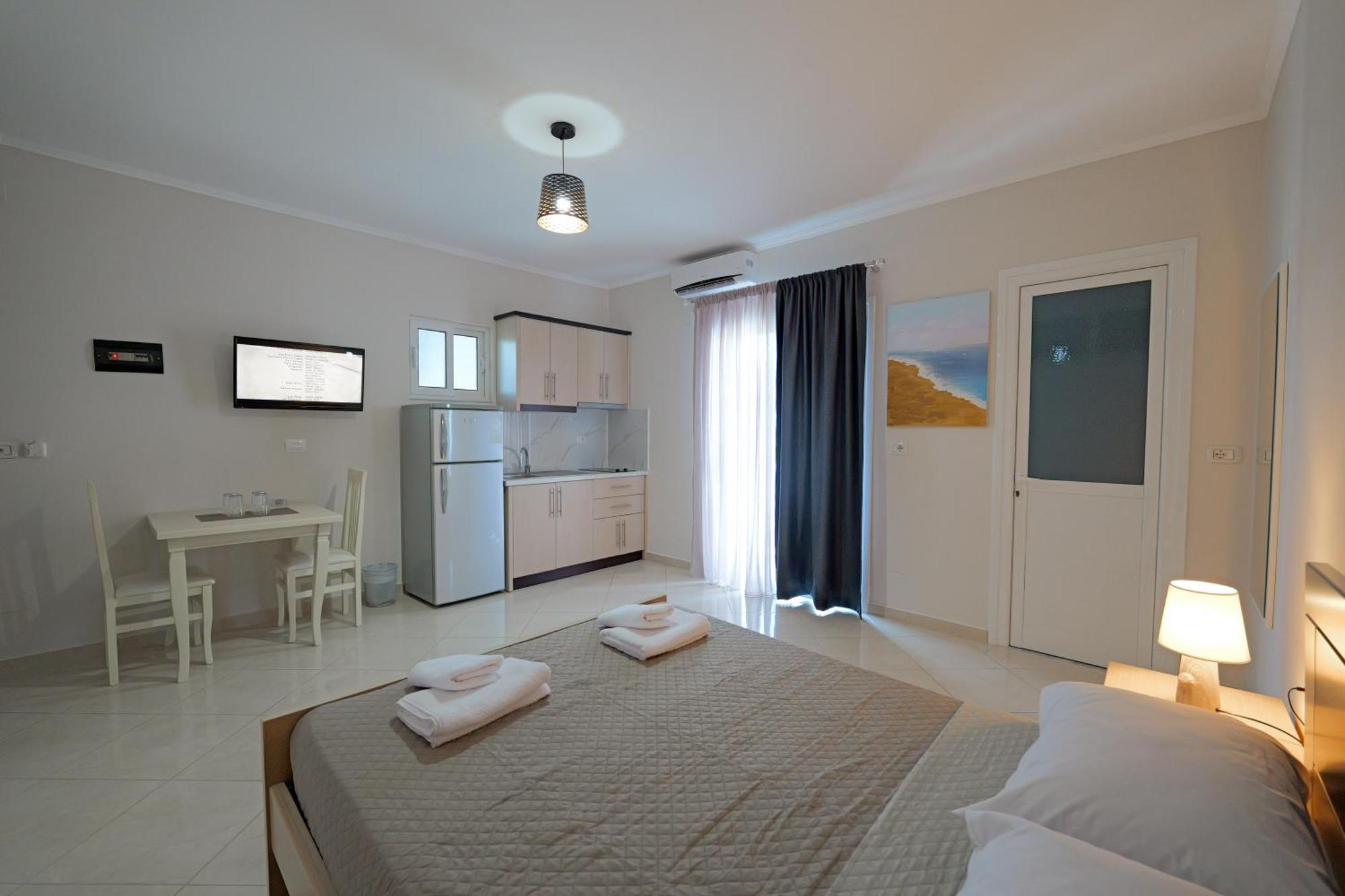 Hotel Deja Vu Ksamil Extérieur photo